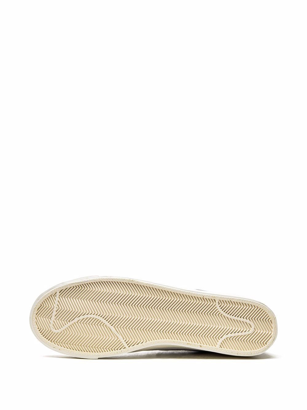 Nike Blazer Low 77 Vintage White Black - Image 4