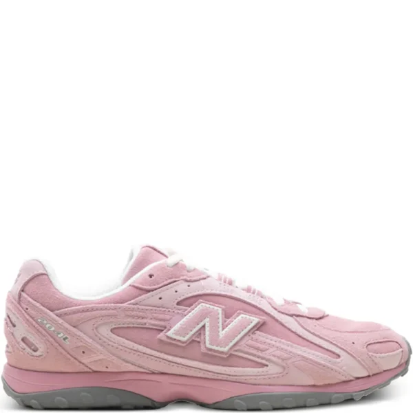 New Balance 204L Pastel Pink